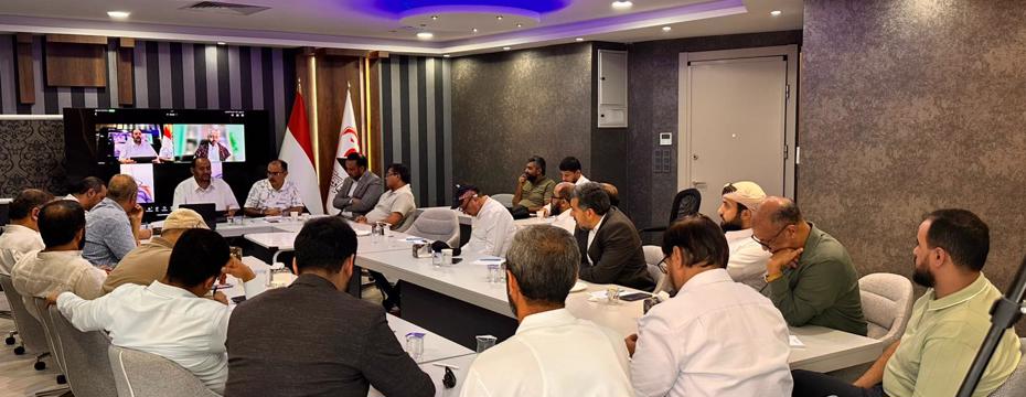  Academics and politicians emphasize the importance of supporting the popular resistance   